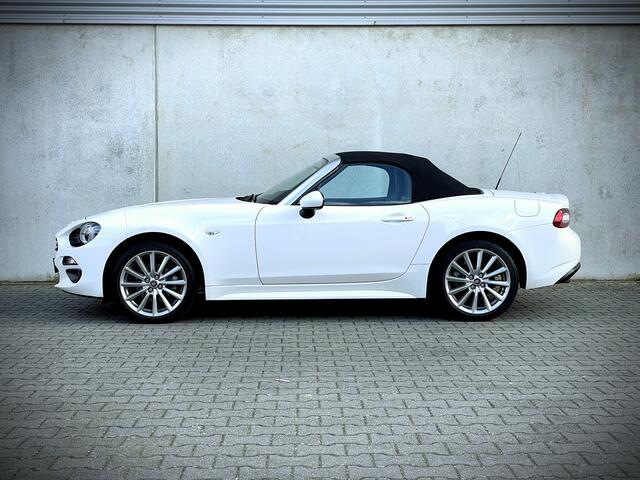 Fiat 124 Spider 1.4 MultiAir Turbo Lusso / LEDER / NAVI / BOSE / KEYLESS / CAMERA / VOL!!!