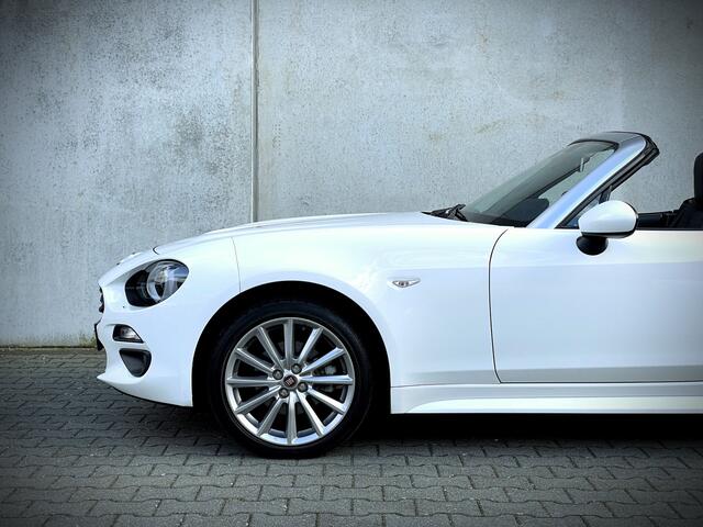Fiat 124 Spider 1.4 MultiAir Turbo Lusso / LEDER / NAVI / BOSE / KEYLESS / CAMERA / VOL!!!