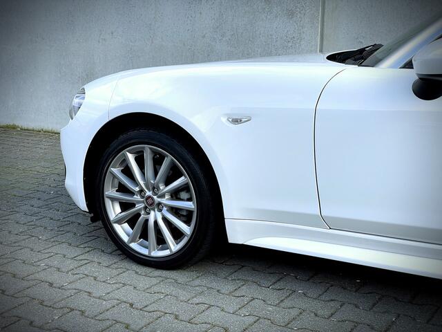 Fiat 124 Spider 1.4 MultiAir Turbo Lusso / LEDER / NAVI / BOSE / KEYLESS / CAMERA / VOL!!!
