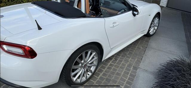 Fiat 124 Spider 1.4 MultiAir Turbo Lusso Spoedig met de correcte verkoopprijs!