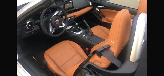 Fiat 124 Spider 1.4 MultiAir Turbo Lusso Spoedig met de correcte verkoopprijs!