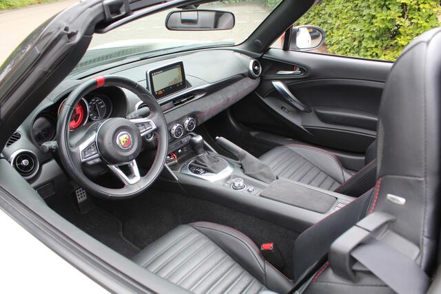 Fiat 124 Spider Abarth 1.4 Turbo Automaat | Rijklaar | Leder | Stoelverw. | LED | Navi | Sensoren | Cruise
