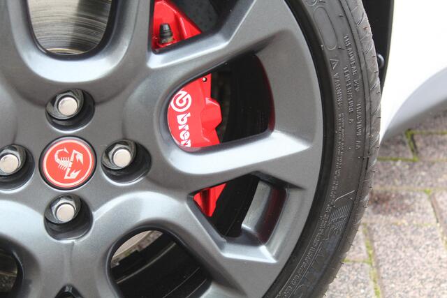 Fiat 124 Spider 1.4 Turbo Abarth | Rijklaar | NL-auto| 1e Eig | Stoelverw. | Bose | LED | Parkeersens. | Regensensor | Navi | Cruise | Leder