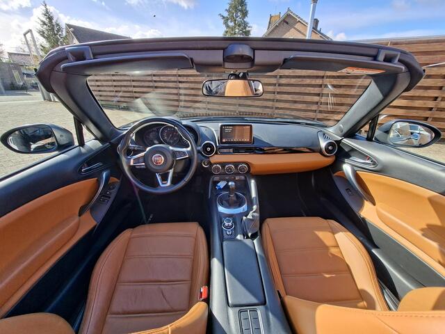Fiat 124 Spider 1.4 MultiAir Turbo Lusso, leer, Bose