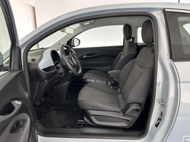 Fiat 500 Icon 42 kWh [ 3-Fase ] (INCL-BTW) *FULL-LED | DIGI-COCKPIT | CCS-FASTLOADER | KEYLESS | CAMERA | NAVI-FULLMAP | DAB+ | ECC | PDC | CRUISE | LANE-ASSIST | APP.CONNECT | COMFORT-SEATS | 16''ALU*