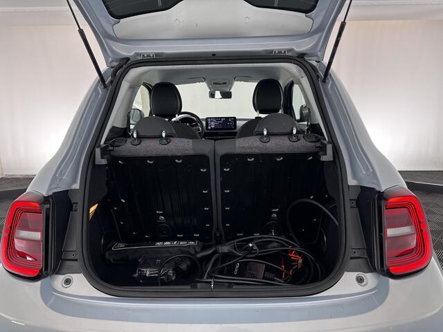 Fiat 500 Icon 42 kWh [ 3-Fase ] (INCL-BTW) *FULL-LED | DIGI-COCKPIT | CCS-FASTLOADER | KEYLESS | CAMERA | NAVI-FULLMAP | DAB+ | ECC | PDC | CRUISE | LANE-ASSIST | APP.CONNECT | COMFORT-SEATS | 16''ALU*