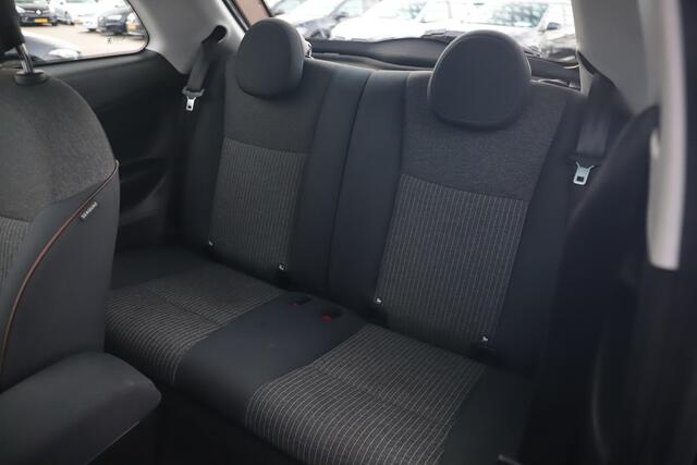 Fiat 500 Icon 42 kWh Automaat Panoramadak Navigatie LED Carplay Android Bluetooth 16 inch LMV Clima Cruise Parkeersensor