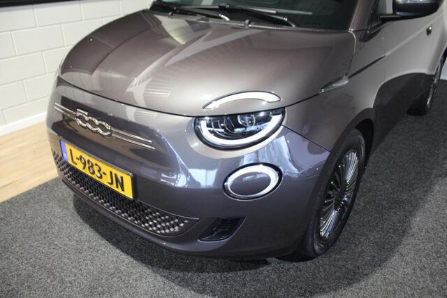 Fiat 500 ICON 42 KWH CARPLAY NAVI CLIMA CAMERA USB LED ALL-IN PRIJS!