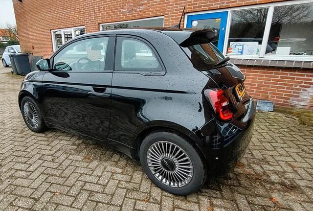 Fiat 500 E-42KW-Sunroof- LED -Adaptive Cruise- Meer
