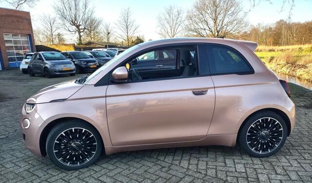 Fiat 500 E- Icon-PanoDak- 42KW- Snelladen-meer...