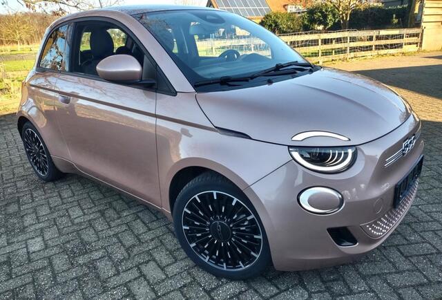Fiat 500 E- Icon-PanoDak- 42KW- Snelladen-meer...