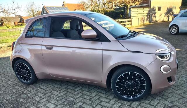 Fiat 500 E- Icon-PanoDak- 42KW- Snelladen-meer...