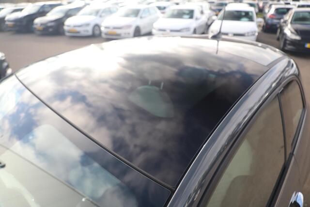 Fiat 500 1.0 Hybrid Star Panoramadak Half Leder Navigatie Clima Carplay 16 inch LMV Parkeersensor Bluetooth