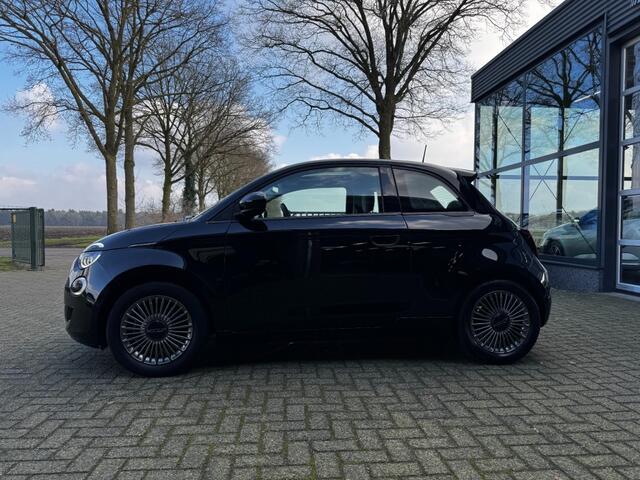 Fiat 500 Icon 42 kWh / Panorama / Adaptive Cruise / DAB / Camera
