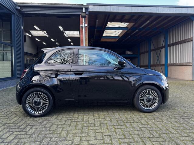 Fiat 500 Icon 42 kWh / Panorama / Adaptive Cruise / DAB / Camera