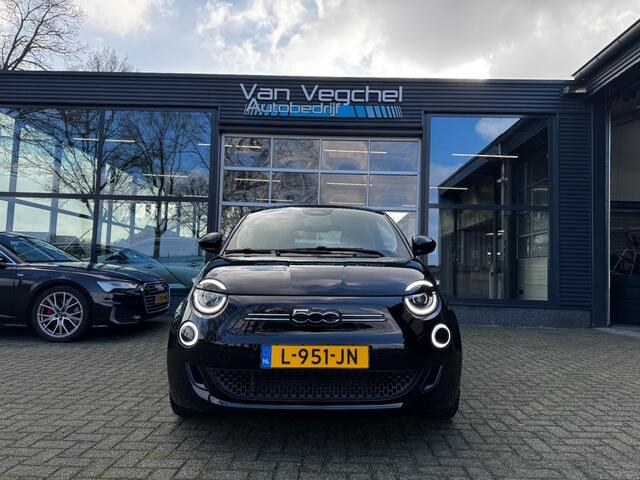 Fiat 500 Icon 42 kWh / Panorama / Adaptive Cruise / DAB / Camera