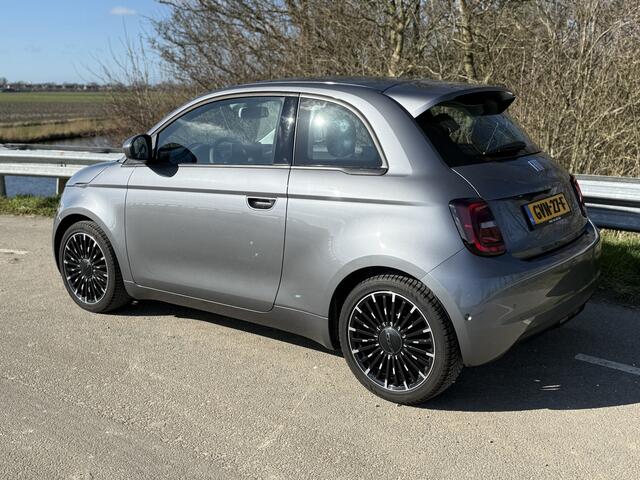 Fiat 500 Icon by Gucci 42 kWh Fiat 500 E 17" LM Diamond Cut, Gucci Logo's, Gucci Cognac Leder Unieke uitvoering!