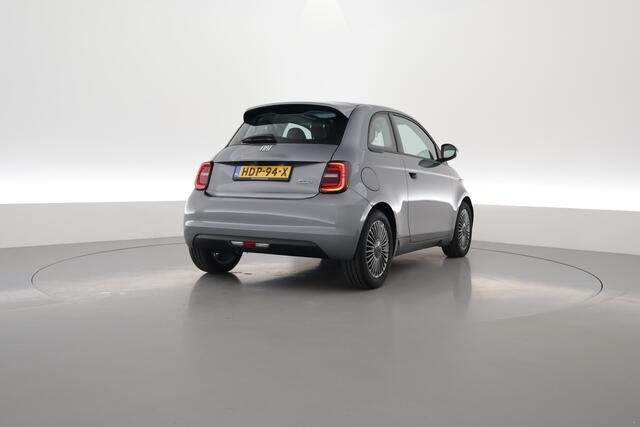 Fiat 500 42 kWh | Pano | Keyless | Navi | CarPlay | Clima