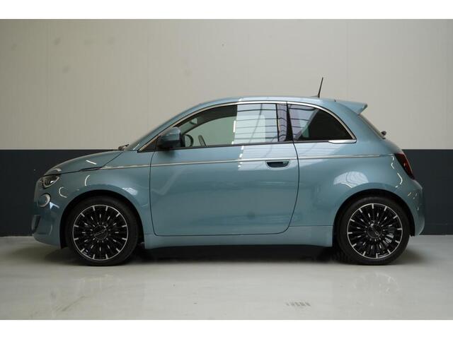 Fiat 500 3+1 La Prima 42 kWh | Navigatie | Achteruitrijcamera | Lederen bekleding | Stoelverwarming