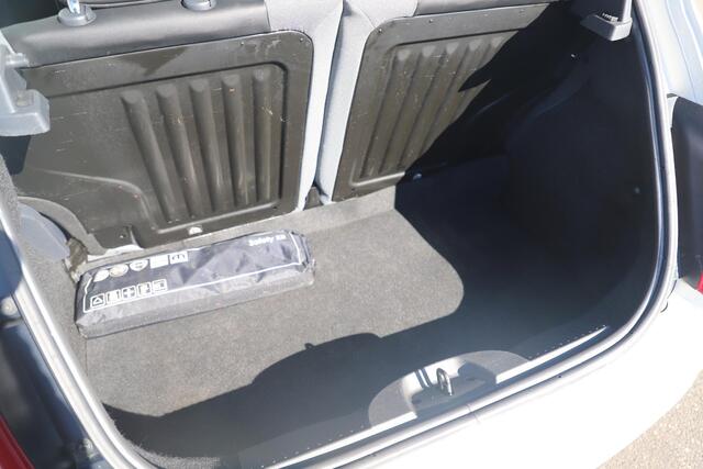 Fiat 500 0.9 TwinAir Turbo Lounge Panoramadak Radio Bluetooth Parkeersensor 15 inch LMV Parelmoer Wit