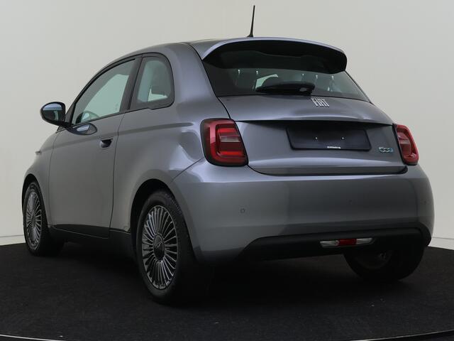 Fiat 500 Icon 42 kWh | Parkeersensoren achter | Mediascherm