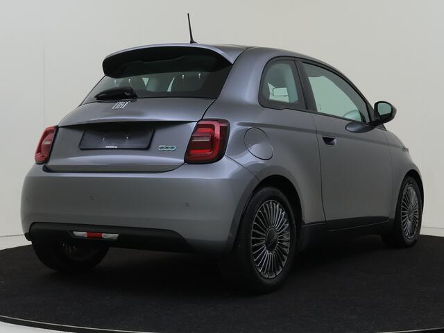 Fiat 500 Icon 42 kWh | Parkeersensoren achter | Mediascherm