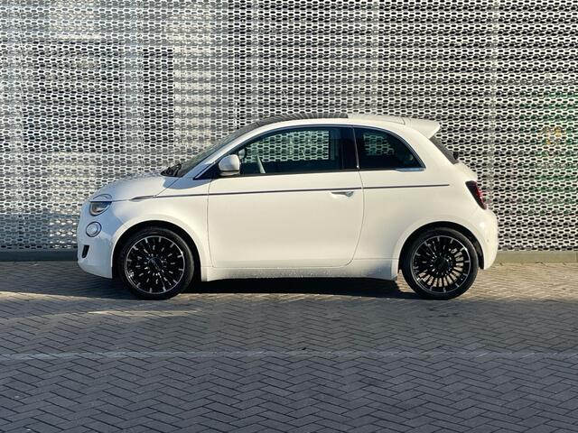 Fiat 500 La Prima 42 kWh 119PK | Navigatie | JBL Sound | Stoelverwarming | Panoramadak | Apple Carplay