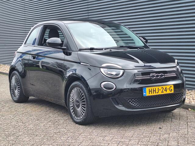 Fiat 500 Icon 42 kWh | Navigatie | Bluetooth | Lichtmetalen Velgen | Laadkabel aanwezig !!