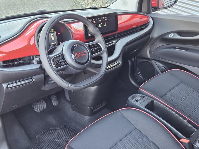 Fiat 500 RED 24 kWh | Navigatie | Bluetooth | Android Auto |