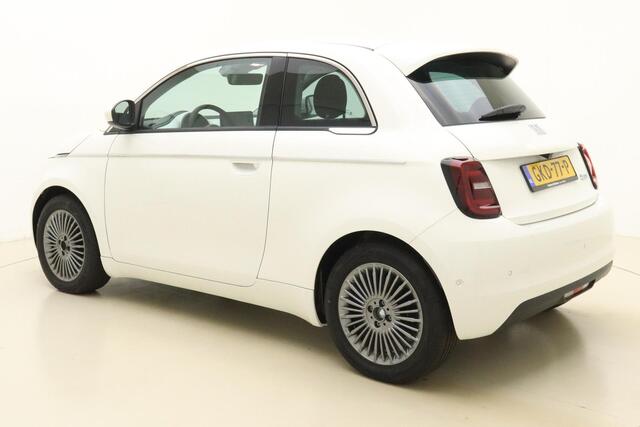 Fiat 500 42 kWh Urban | Apple Carplay/Android auto | Stoelverwarming | Camera | Lichtmetalen velgen | Keyless