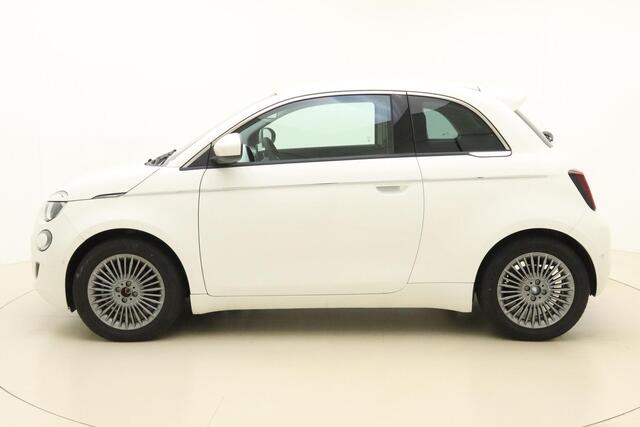 Fiat 500 42 kWh Urban | Apple Carplay/Android auto | Stoelverwarming | Camera | Lichtmetalen velgen | Keyless