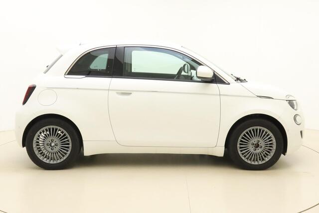 Fiat 500 42 kWh Urban | Apple Carplay/Android auto | Stoelverwarming | Camera | Lichtmetalen velgen | Keyless