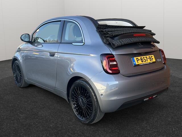 Fiat 500 La Prima 42 kWh Cabrio Leder Clima Winterpack Navigatie Camera
