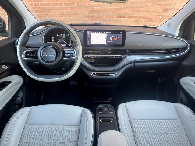 Fiat 500 La Prima 42 kWh Cabrio Leder Clima Winterpack Navigatie Camera