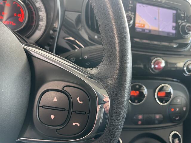 Fiat 500 1.2 Lounge Cruise control - Licht metalen velgen - Navigatie - Panoramadak - Parkeersensoren achter - regensensor - mistlampen - lederen stuurwiel