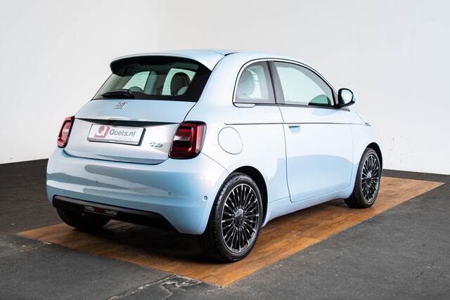 Fiat 500 La Prima 42 kWh Stoelverwarming - Achteruitrijcamera - Binnenspiegel met Dimautomaat - Stoel voor links verstelbaar -