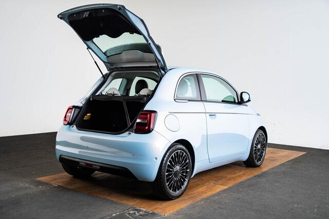 Fiat 500 La Prima 42 kWh Stoelverwarming - Achteruitrijcamera - Binnenspiegel met Dimautomaat - Stoel voor links verstelbaar -