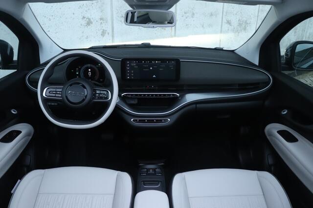 Fiat 500 La Prima 42 kWh | Technology | Navi | Camera | 17"