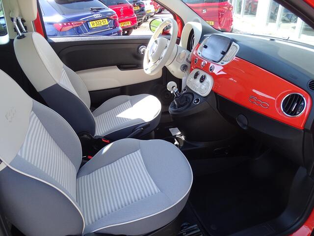 Fiat 500 1.0 Hybrid RED Cabrio, Dolce Vita, Airco/ECC, Elec ramen, LM-velgen, Bedienbaar stuur, Parkeersensoren
