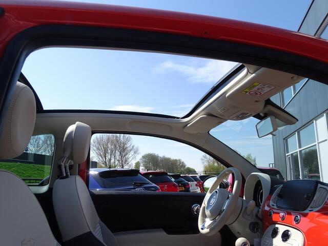 Fiat 500 1.0 Hybrid RED Cabrio, Dolce Vita, Airco/ECC, Elec ramen, LM-velgen, Bedienbaar stuur, Parkeersensoren