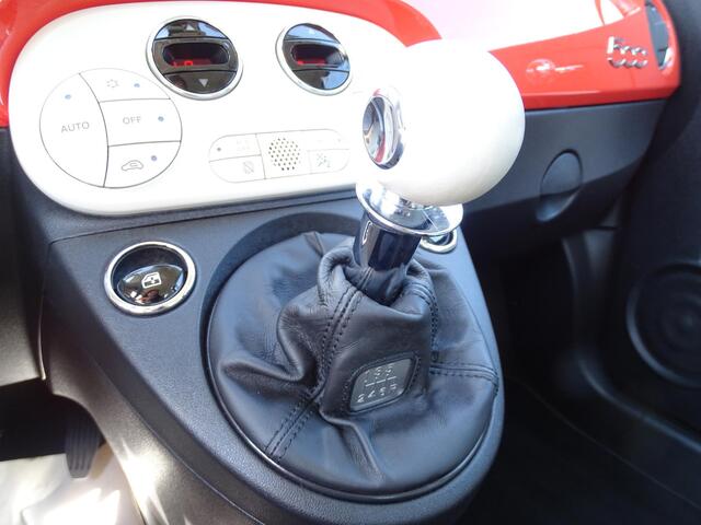 Fiat 500 1.0 Hybrid RED Cabrio, Dolce Vita, Airco/ECC, Elec ramen, LM-velgen, Bedienbaar stuur, Parkeersensoren
