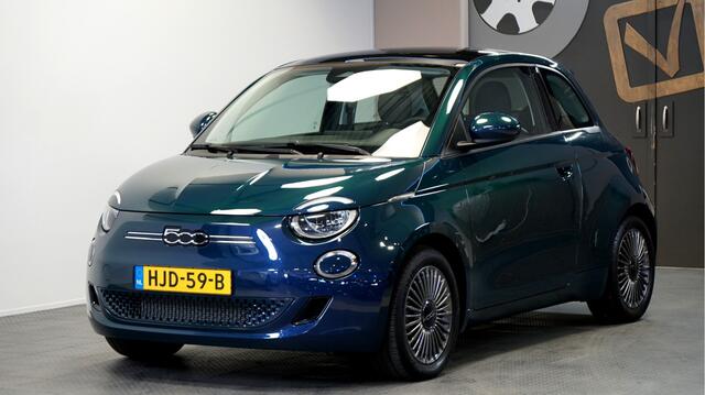 Fiat 500 Fiat 500e Icon 42 kWh PANORAMADAK + CAMERA + CLIMA + CRUISE + LANE ASSIST + NAVI GROOT SCHERM + APPLE CARPLAY/ANDROID AUTO + BLUETOOTH + KEYLESS ENTRY&GO + PARKSENSOREN + 16" LM-VELGEN!!