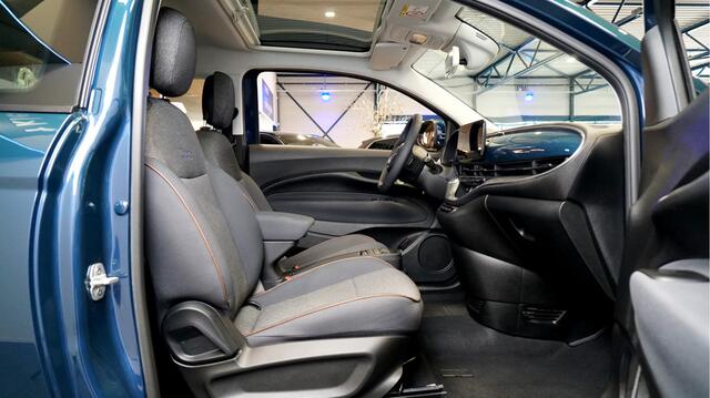 Fiat 500 Fiat 500e Icon 42 kWh PANORAMADAK + CAMERA + CLIMA + CRUISE + LANE ASSIST + NAVI GROOT SCHERM + APPLE CARPLAY/ANDROID AUTO + BLUETOOTH + KEYLESS ENTRY&GO + PARKSENSOREN + 16" LM-VELGEN!!