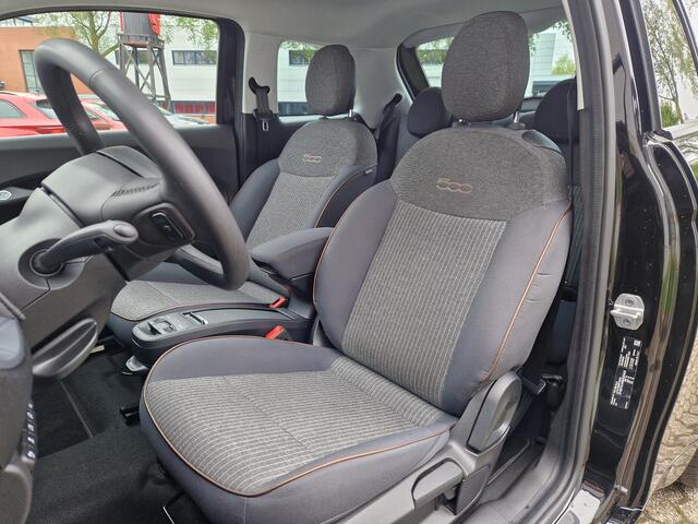 Fiat 500 La Prima 42 kWh / Panorama Dak / Apple Carplay & Android Auto / Navigatie / Achteruitrijcamera / Parkeersensoren / Climate Control / Lichtmetalen Velgen 17'' /