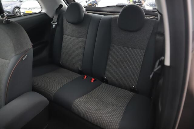 Fiat 500 Icon 42 kWh Automaat Panoramadak Navigatie LED Carplay Android Bluetooth 16 inch LMV Clima Cruise Parkeersensor