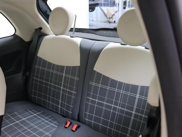 Fiat 500 1.2 Lounge | Navigatie | Parkeersensoren achter | Panoramadak | Super kmstand!