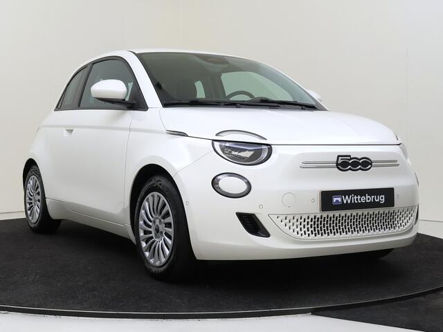 Fiat 500 3+1 42 kWh | Camera | Parkeer sensoren |