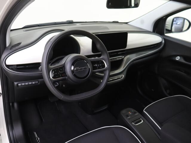 Fiat 500 3+1 42 kWh | Camera | Parkeer sensoren |
