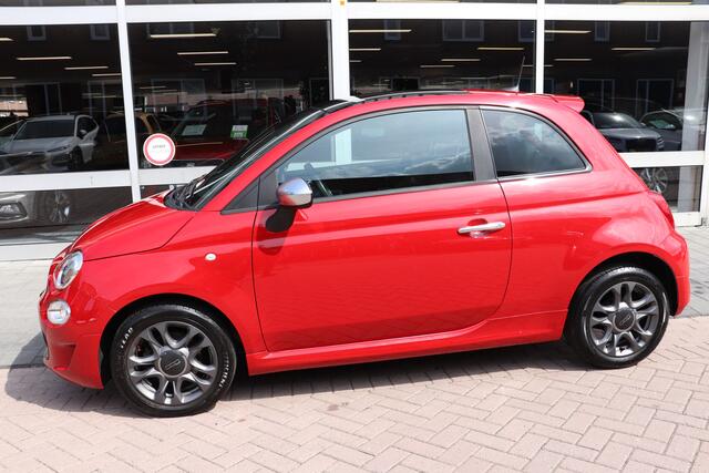 Fiat 500 1.2 Rockstar Automaat. Apple Carplay/Android Auto, set winterwielen.