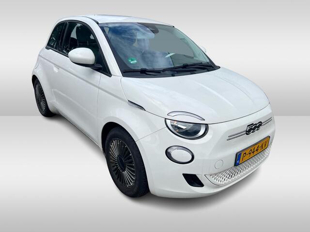 Fiat 500 Icon 42 kWh / Apple CarPlay / Parkeerhulp achter / Keyless / 16'' / DAB / Cruise Control